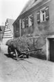 rechts Bauernhof Franz (Gäslas Franz) <!--LINK'" 0:46-->, im Hintergrund die Fachwerkscheune (heute 2023 im gleichen Zustand) vom Gebäude <!--LINK'" 0:47-->, 1936