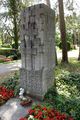 Vertriebenen-Denkmal von 1966 auf dem <a class="mw-selflink selflink">Friedhof Stadeln</a> (2019)