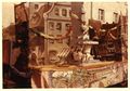 Erntedankfestzug in der Flößaustraße bei Einmündung <!--LINK'" 0:99-->, 1955. Wagen mit Miniaturkirchweih und Stadtkulisse