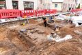 Archäologische Ausgrabungsarbeiten in Würzburg Straße in Burgfarrnbach - hier mit Resten des Fundamentes der unteren Kapelle, Dez. 2023