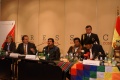 Der Fürther Autor Robert Lessmann (links im Bild) in einer Diskussionsveranstaltung mit dem bolivianischen Staatspräsidenten Evo Morales (ganz rechts im Bild).
