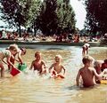 Altes Kinderplantschbecken im Sommerbad, ca. 1975