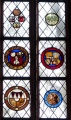 Wappen in einem Fenster der <a class="mw-selflink selflink">Kirche St. Peter und Paul</a> in  vor der Ergänzung