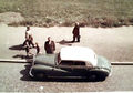 Mercedes 300, Dienstwagen von Max Grundig in der Cadolzburger Str. In der Mitte Hans Eisch, um 1951