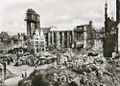 Die zerstörten Türme der Sebalduskirche im April 1945