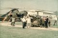 unbekannte Militärschau in der Monteith-Kaserne, 1960er Jahre. Im Bild ein Sikorsky-Hubschrauber, Typ CH-37 Mojave und ein Hubschrauber des Bundesheers, Typ Alouette II