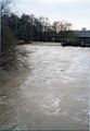 Hochwasser der <a class="mw-selflink selflink">Rednitz</a> mit Blick auf das Stauwehr der abgerissenen <!--LINK'" 0:375--> im Februar 1981