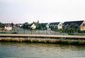 2001: Blick in die <!--LINK'" 0:81--> (rechts die schon modernisierten ehemaligen US Wohnblocks) von der <!--LINK'" 0:82--> am <a class="mw-selflink selflink">Main-Donau-Kanal</a> aus