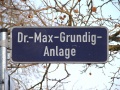 Straßenschild Dr.-Max-Grundig-Anlage