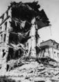 Aufnahme aus der Amalienstraße nach dem Luftangriff 8. auf 9. März 1943. Abschnitt zwischen <!--LINK'" 0:65--> und <!--LINK'" 0:66-->. Schwer beschädigte Nr. 45 mit Rückgebäude. Heute Amalienstr. 45/47