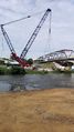 Einheben der neuen Geh- und Radwegbrücke Regnitz am 8. Juni 2020