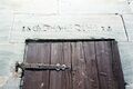 heute noch erhaltene Türsturz Inschrift <b>"18 G. Friedrich Ulrich 74"</b> an der alten Scheune am Bauernhof heute  vom damaligen Besitzer Georg Friedrich Ulrich, Aufnahme 1985
