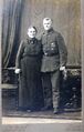 <!--LINK'" 0:21-->, späterer Bürgermeister von Stadeln in Uniform mit Ehefrau Anna, geborene Auer, 1917