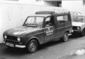 "Essen auf Rädern" Fahrzeug Renault R 4 Kombi stationiert am <!--LINK'" 0:18--> in Burgfarrnbach der <!--LINK'" 0:19--> im Februar 1978