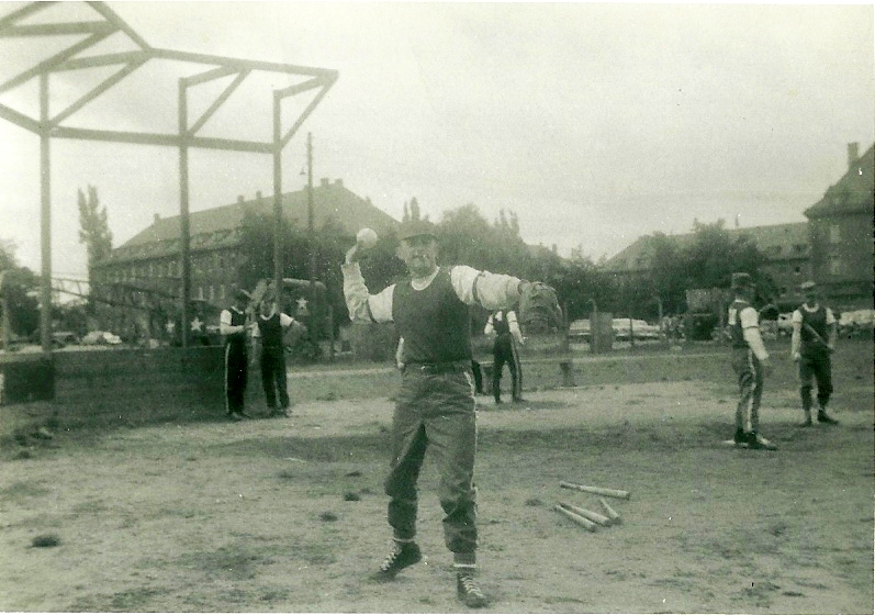 Datei:19580000-moj-Baseball.jpg