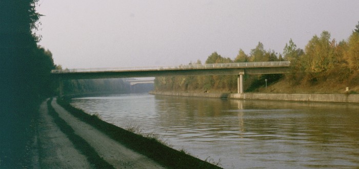 Der Fürberger Steg und der Main-Donau-Kanal