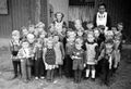 Kindergarten am <a class="mw-selflink selflink">Ronwaldbunker</a> Gruppenfotos 1952+1953