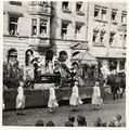 Erntedankfestzug in der Schwabacher Straße, 1959