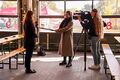 Baureferentin Christine Lippert im Interview mit der Moderatorin Nathalie Reils von Frankenfernsehen zur Eröffnung der neuen Feuerwache, Okt. 2023