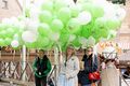 Mitarbeiterinnen der Stadt Fürth bei der Eröffnung der Fürther Kirchweih - kurz vor dem Start der Luftballons, Sept. 2024