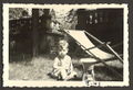 Rainer Appel am Treppenabgang zum "unteren Garten" an der Westseite der Villa. Im Hintergrund <!--LINK'" 0:13--> / <!--LINK'" 0:14-->. Juni 1941