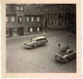 Lilienplatz mit Blick Richtung Garten- und Theaterstraße; im Hintergrund die Gaststätte "zum weißen Rößl", ca. 1955