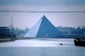 Hotel-Pyramide und Main-Donau-Kanal von der <!--LINK'" 0:250--> aus gesehen. 1990er Jahre