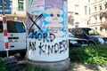 COVID-19-Maßnahmen-Protest mittels Graffiti an einer Litfaßsäule in der Oststadt, Juni 2021