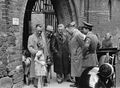 Besuch des Gauleiters <!--LINK'" 0:45--> in Thorn, rechts im Bild Dr. <a class="mw-selflink selflink">Adolf Schwammberger</a>, ca. 1942.