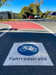 Fahrradstraße Dambacher Straße.jpg
