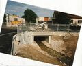 neue Straßenbrücke über den <a class="mw-selflink selflink">Michelbach</a> an der <!--LINK'" 0:0--> nach der Einmündung <!--LINK'" 0:1--> in <!--LINK'" 0:2--> im Juli 1997