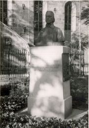 NL-FW 04 1216 KP Schaack Löhe Denkmal Juli 1966.jpg