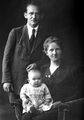 Heinrich Frank mit Ehefrau Josepha, geb. Eibl, u. Tochter Gertrud 1920