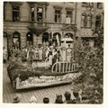 Erntedankfestzug in der Schwabacher Straße, 1956