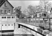 Maxbrücke Straßenbahn Fischhäusla 1953.jpg