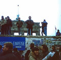  (Mitte, mit Bart) auf der Berliner Mauer, Dezember 1989