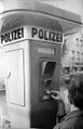 Diese Notrufsäule in Burgfarrnbach ersetzte 1963 die Polizeiwache Lehenstraße