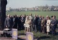 Eröffnung des neuen Gedenksteins und Denkmals der Martinskapelle durch den <a class="mw-selflink selflink">Lions Club Fürth</a> im April 1983. Am Rednerpult OB <!--LINK'" 0:2-->.
