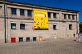 Kunstinstallation (Es war einmal ... Fensterblumen 1 bis 3) von Tania Engelke am Kulturforum während der Frei Luft Galerie 2023, Juni 2023