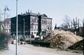 Blick vom Bahnhofplatz auf die Sahlmannvilla kurz vor ihrem Abbruch (1982)