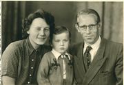 Familienfoto Atelier Babletz 1952.1.jpg