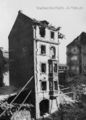Aufnahme aus der Amalienstraße nach dem Luftangriff 8. auf 9. März 1943. Abschnitt zwischen <!--LINK'" 0:22--> und <!--LINK'" 0:23-->. Schwer beschädigte Nr. 45 u. 47. Heute Amalienstr. 45/47