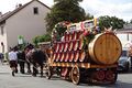 Biergespann vor dem Festgelände im Stadelner Kärwazug, August 2024