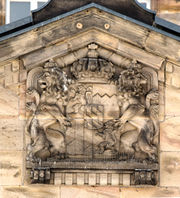 Hauptbahnhof Wappen Vorhalle.jpg