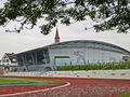 Julius-Hirsch-Sportzentrum mit Turmspitze von St. Michael, 2017