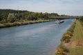 Blick vom Eschenausteg Richtung <!--LINK'" 0:60--> auf den <a class="mw-selflink selflink">Main-Donau-Kanal</a>.
