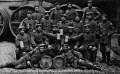 1. Weltkrieg: Soldatengruppe bei der <a class="mw-selflink selflink">Brauerei Geismann</a> - Aufnahme aus dem August <!--LINK'" 0:11-->