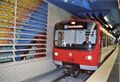 Triebwagen DT2 bei der Eröffnung vom <a class="mw-selflink selflink">U-Bahnhof Hardhöhe</a> am 8. Dezember 