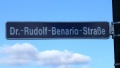Straßenschild Dr.-Rudolf-Benario-Straße