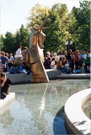 NL-FW 04 1474 KP Schaack Eröffnung Paradiesbrunnen 17 Sept 1995.jpg